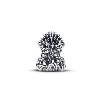 Obesek z motivom železnega prestola The Iron Throne iz serije Game of Thrones 