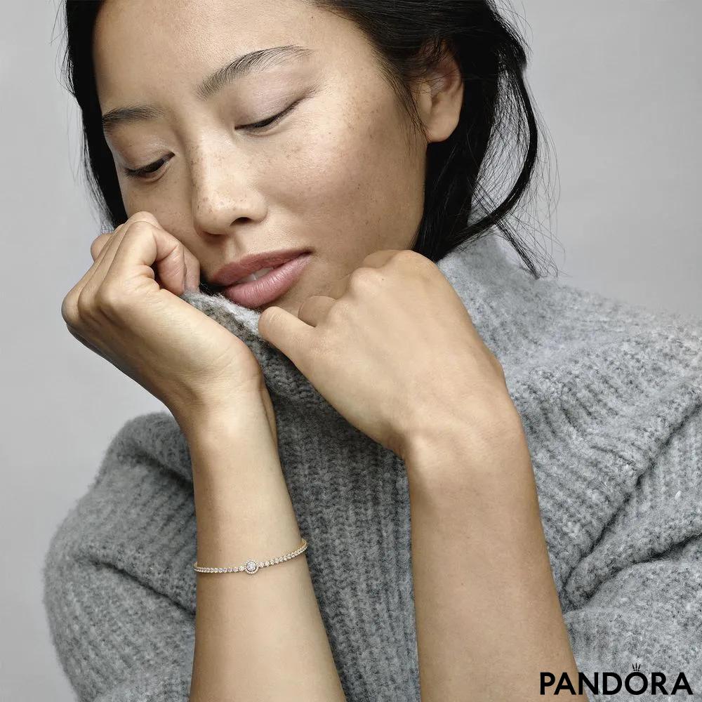 Pandora PANDORA SIGNATURE BRACELET WITH 14K GOLD CIRCLE AND CLEAR