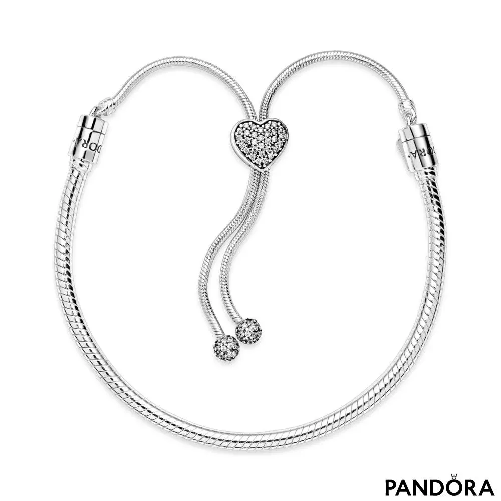 Kačasta zapestnica Pandora Moments s srčkom v stilu pavé in drsno zaponko 