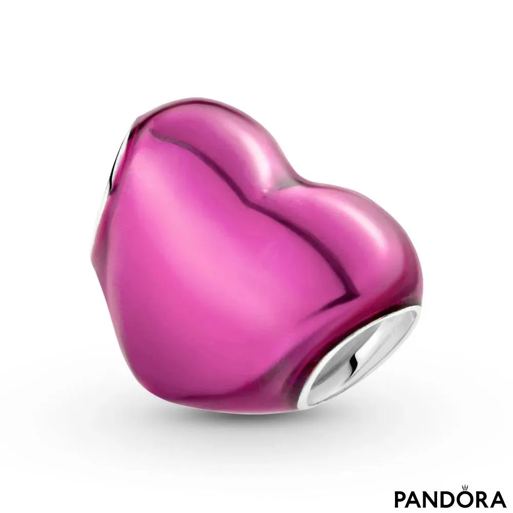 Obesek v obliki srca v kovinsko rožnati barvi 