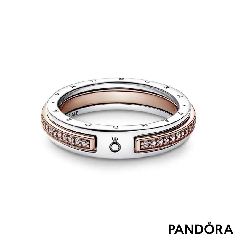 Dvobarvni prstan Pandora Signature z logotipom v slogu pavé 