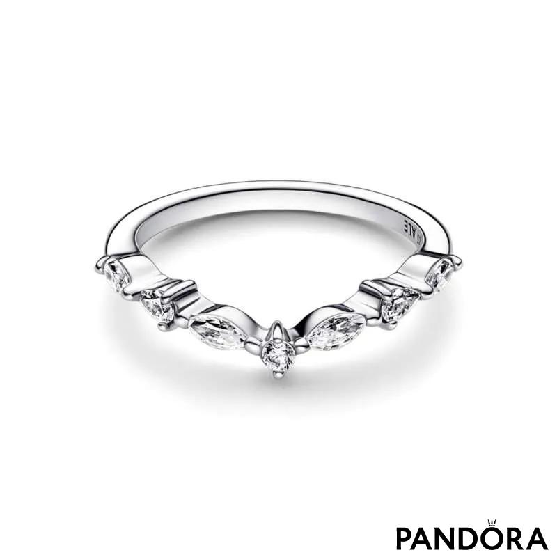 Sijoči prstan Pandora Timeless v obliki prsne kosti 