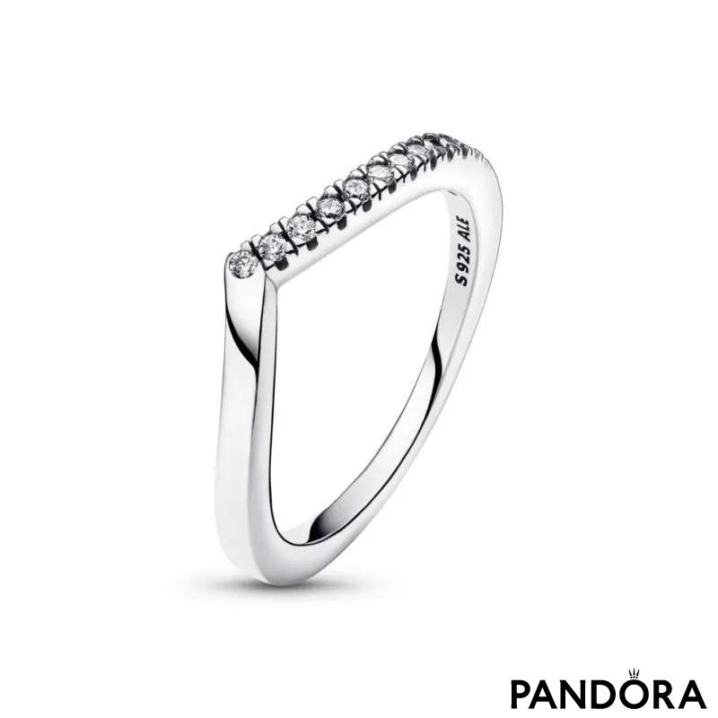 Polovično obrobljen prstan Pandora Timeless v obliki prsne kosti 