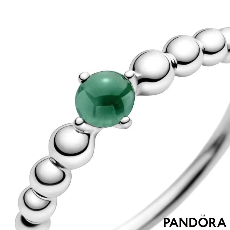 Prstan iz niza perlic v zeleni barvi deževnega gozda 