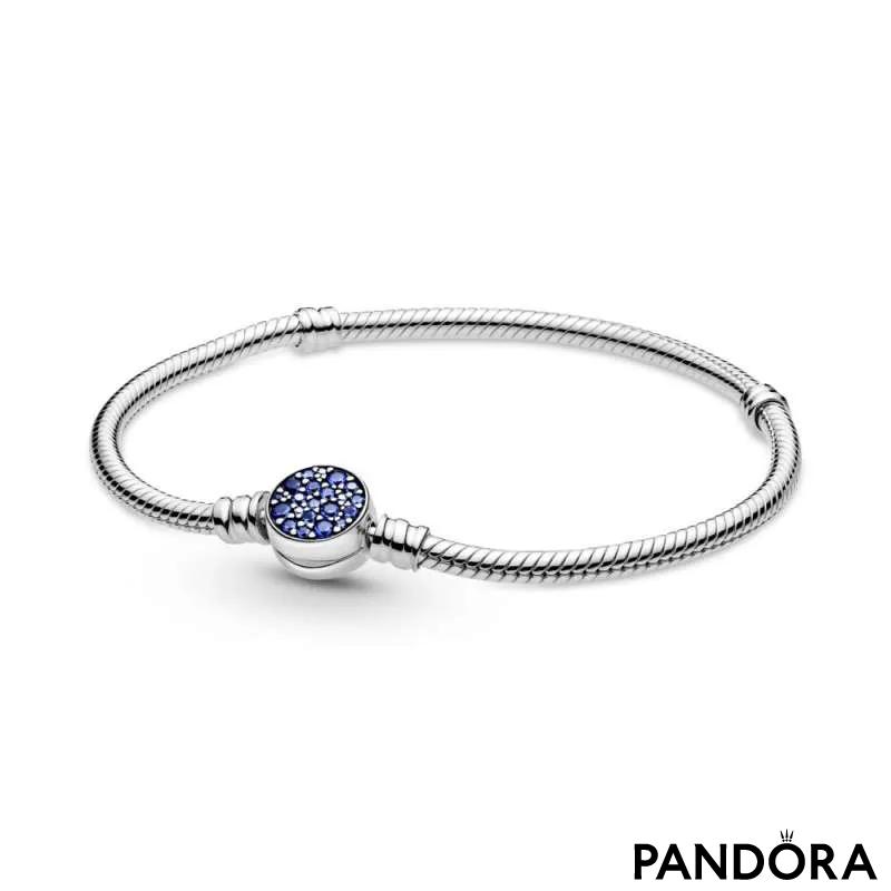 Zapestnica Pandora Moments z zaponko iz modrih kamenčkov 